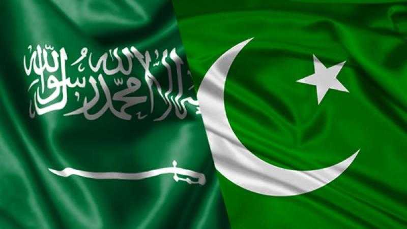 وزيرا خارجية السعودية وباكستان يناقشان هاتفيا المستجدات الإقليمية