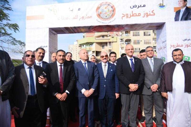 محافظ مطروح: توسيع مشاركة الشباب في معرض”كنوز مطروح”