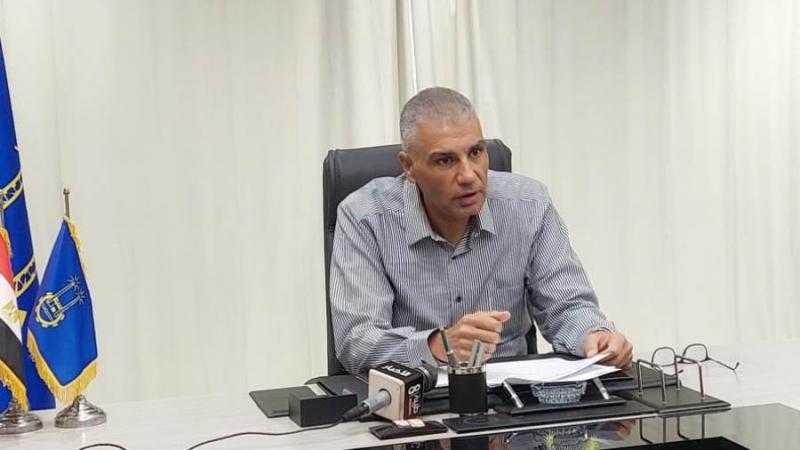 محافظ أسوان يصدر قرارا بحركة تنقلات لـ10 من مديري الإدارات