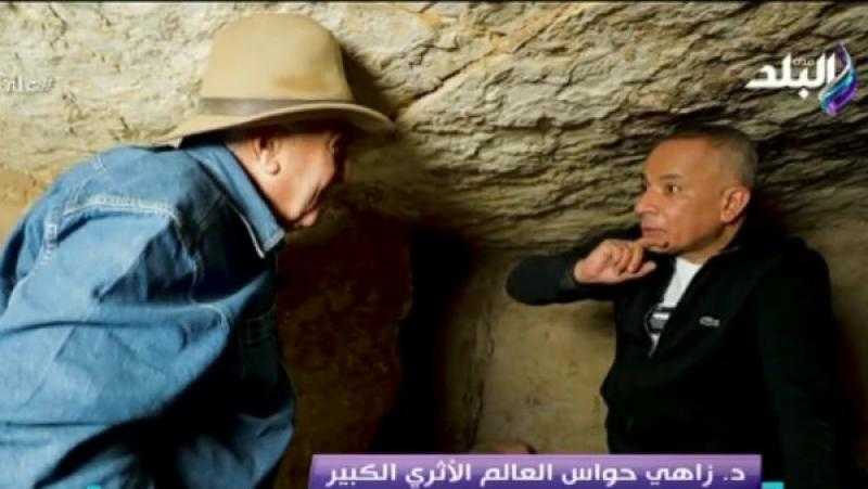 زاهي حواس يدعو أحمد موسى لتصوير فيلم عن الأهرامات مثل ”مستر بيست”