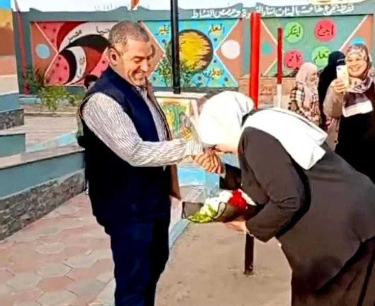 ”قبلت يد زوجها”.. إحالة وكيلة ومدير مدرسة بالشرقية للتحقيق للخروج عن واجب الوظيفة
