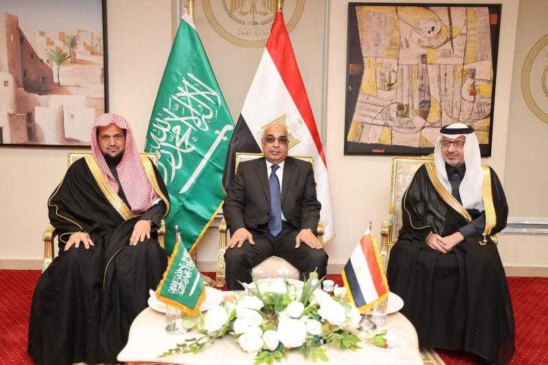 وزير العدل يستقبل النائب العام السعودي.. صور