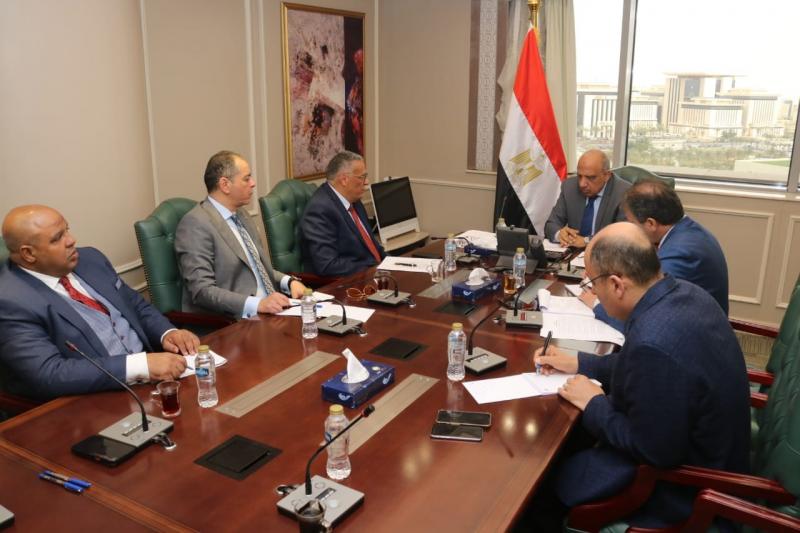 وزير الكهرباء ورئيس ”المنطقة الاقتصادية للمثلث الذهبي” يبحثان فرص الاستثمار وتوفير التغذية