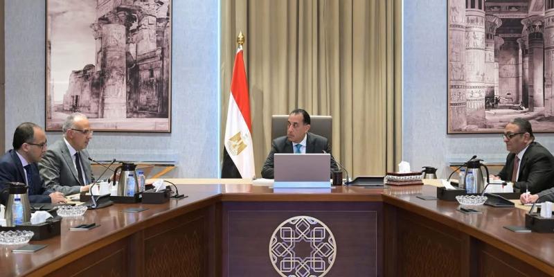 رئيس الوزراء يتابع مع وزير الموارد المائية والري عددا من ملفات عمل الوزارة