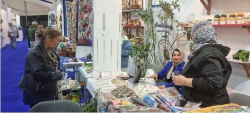 معرض ديارنا للحرف اليدوية والتراثية بالأقصر يفتح أبوابه أمام الجمهور.. صور