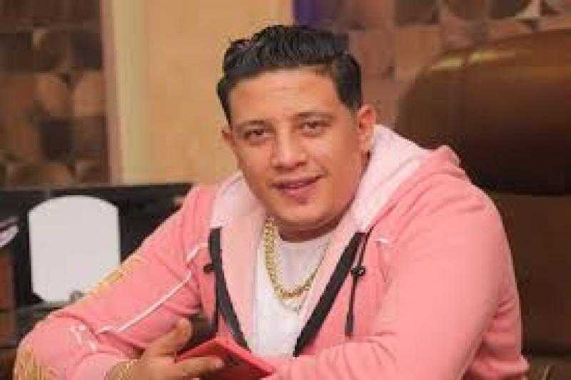 حمو بيكا يصل قسم شرطة الدخيلة لإنهاء إجراءات الإفراج عنه فى الإسكندرية