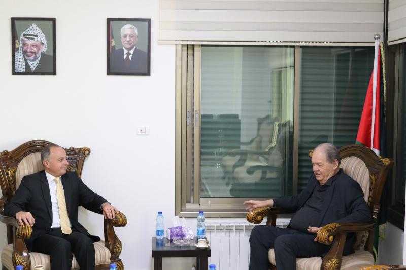 سفير مصر برام الله يؤكد جهود مصر لتثبيت اتفاق وقف إطلاق النار خلال لقائه مع رئيس المجلس الوطني