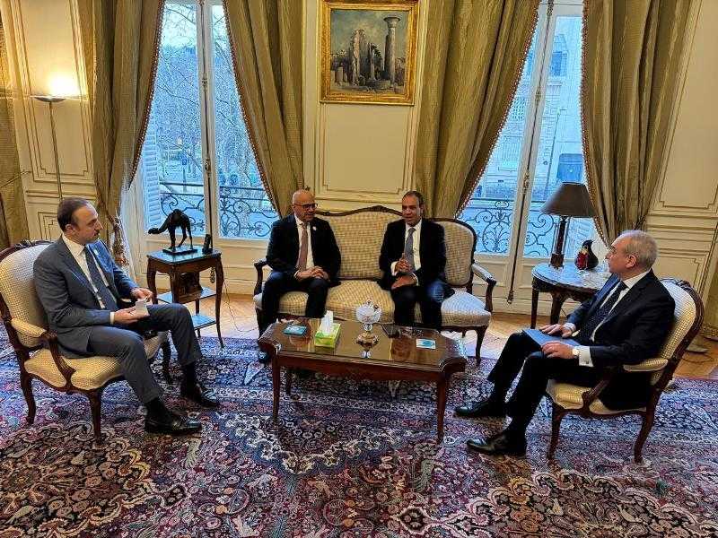 وزير الخارجية والهجرة ونظيره البحريني يستعرضان في باريس مستجدات الأوضاع في غزة