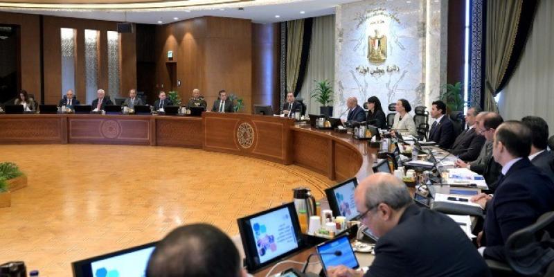 مدبولي يهنئ الرئيس السيسي والمصريين بليلة النصف من شعبان.. ويؤكد متابعة مخزون السلع الأساسية مع قرب رمضان