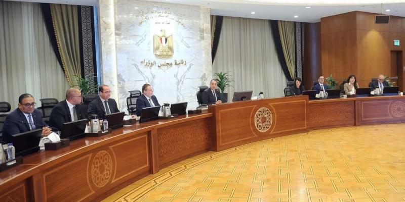 رئيس الوزراء يعقد اجتماعًا مشتركًا لأعضاء المجلس التنسيقي للسياسات المالية والنقدية وأعضاء اللجنة الاستشارية للاقتصاد الكلي