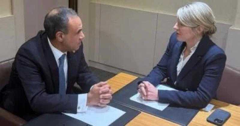 وزير الخارجية يلتقى نظيرته الكندية على هامش الاجتماع الوزارى حول سوريا