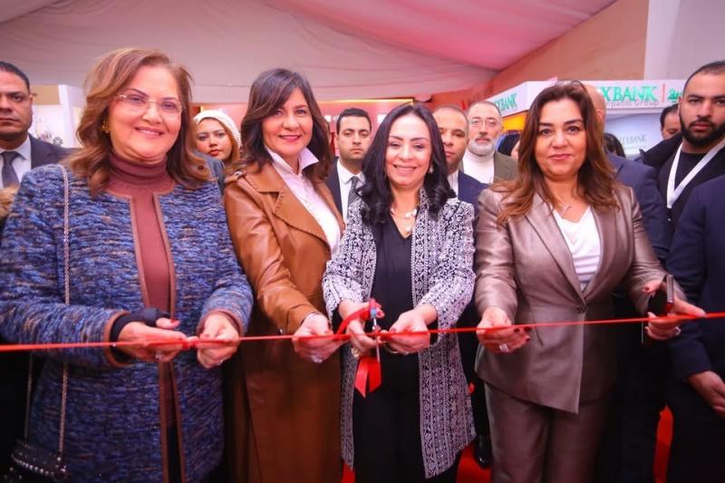 وزيرة التضامن الاجتماعي تفتتح معرض «ديارنا للحرف اليدوية والتراثية» بحضور وزيرة التنمية المحلية