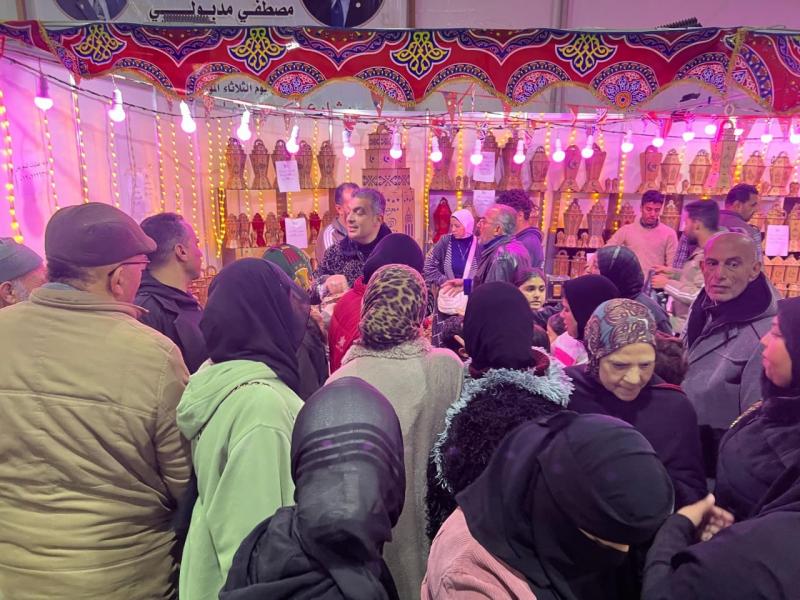 لحوم وفوانيس.. توزيع أكثر من 300 هدية على زوار معرض أهلا رمضان في بورسعيد