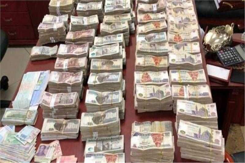 ضبط عملات أجنبية بالسوق السوداء بقيمة 6 ملايين جنيه