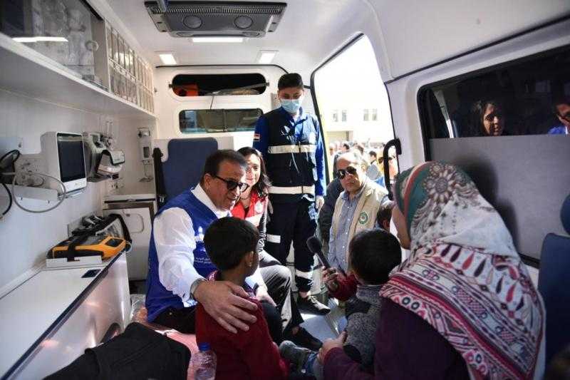 وزير الصحة يتفقد الحالة الصحية للمرضى والمصابين بمعبر رفح البري