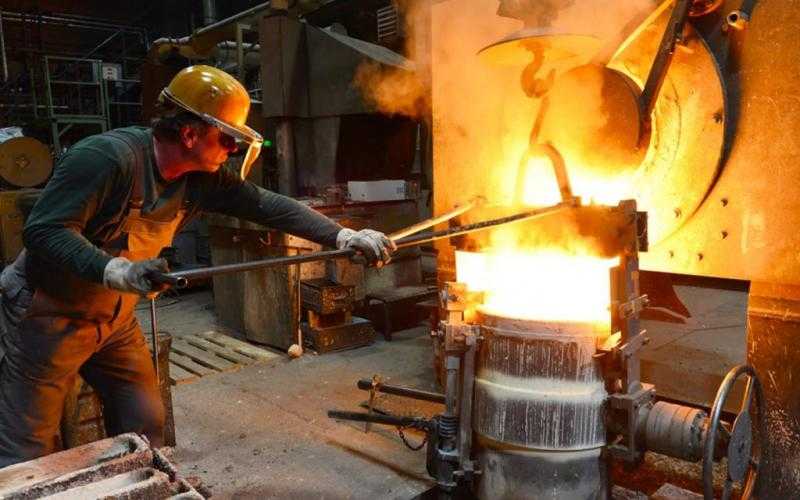 بريطانيا تعلن عن خطط بمليارات الجنيهات الإسترلينية لتعزيز صناعة الصلب