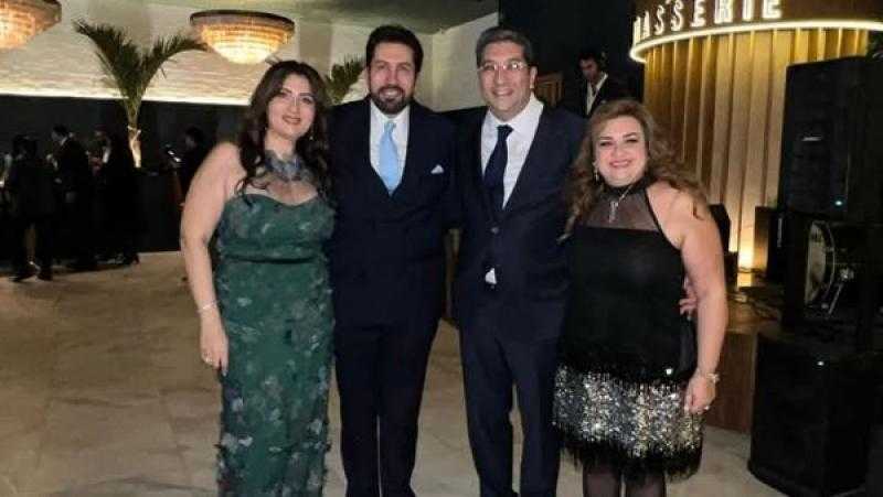 هانى رمزي يحتفل بخطوبة نجله على فتاة من خارج الوسط الفنى .. صور