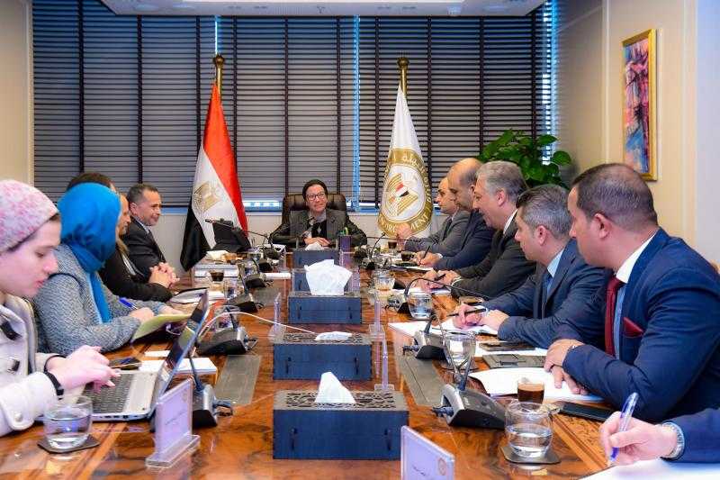وزيرة البيئة تبحث مع نائب رئيس الشركة البريطانية للبترول بمصر BP تنفيذ مشروعات الغاز الطبيعي المتجدد في مصر
