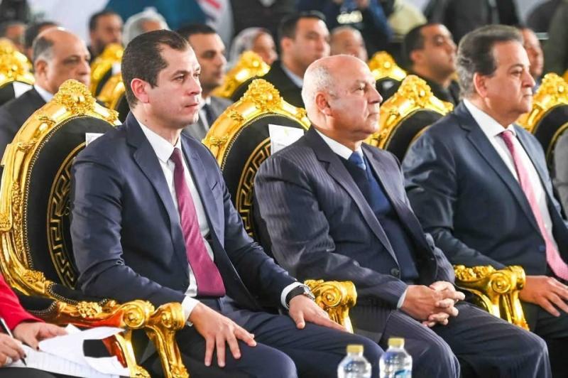 وزير الصحة يشهد إطلاق قافلة المساعدات الإنسانية المتجهة إلى قطاع غزة