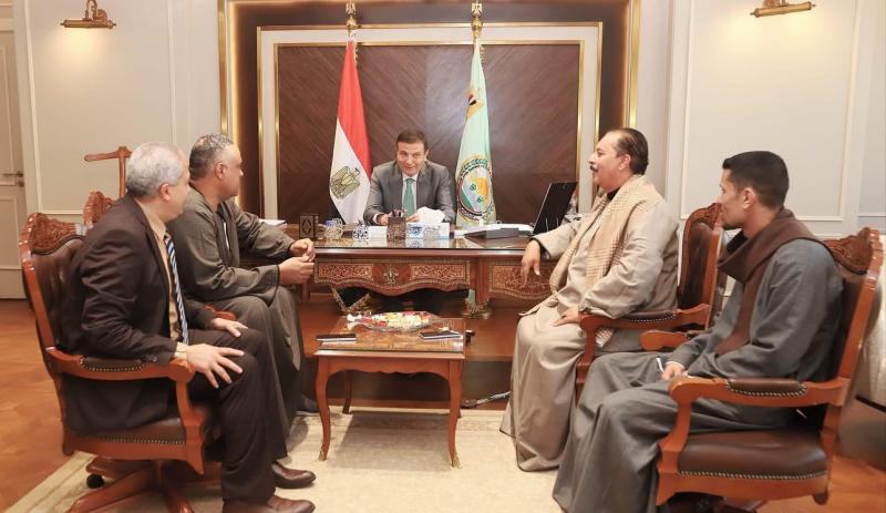وزير الزراعة يبحث مع ممثلي الفلاحين وجه قبلي جهود دعم القطاع الزراعي وتوفير السلع الغذائية استعدادا لشهر رمضان