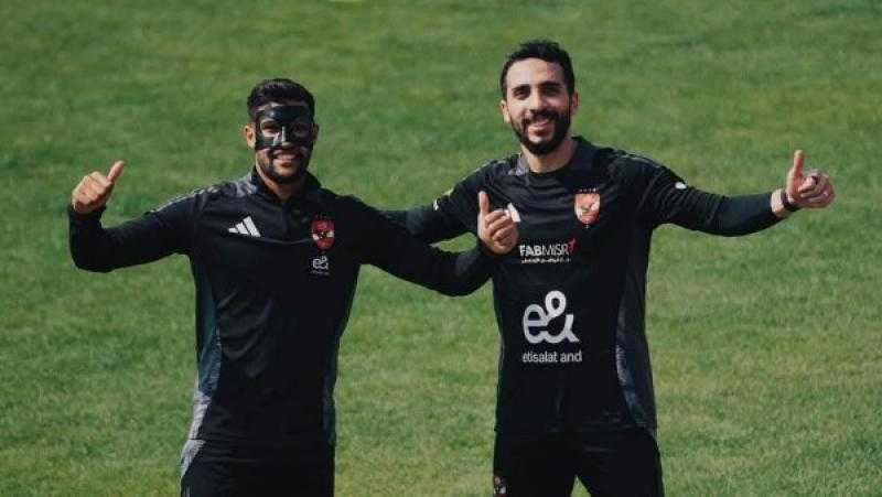 كريم فؤاد ويحيى عطية الله ينفذان البرنامج التأهيلي على هامش تدريب الأهلي