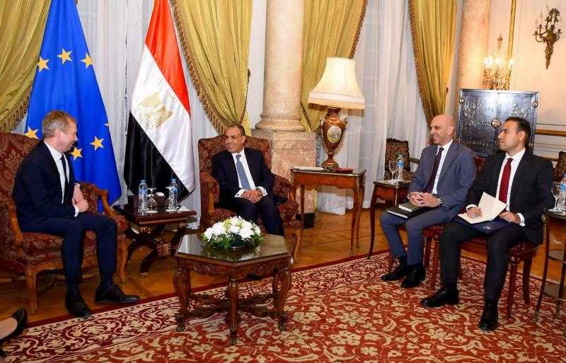 وزير الخارجية والهجرة يستقبل الممثل الخاص للاتحاد الأوروبي لعملية السلام في الشرق الأوسط