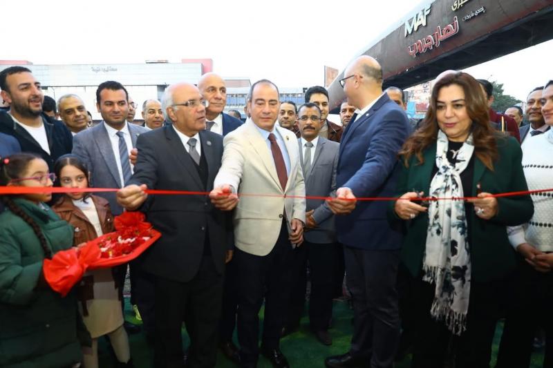 بتخفيضات تصل إلي 30%.. وزيرة التنمية المحلية تفتتح معرض «أهلاً رمضان» بشبرا الخيمة