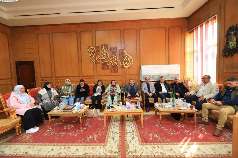 جامعة كفر الشيخ تستقبل وفد البرنامج الوطني لإدارة المخلفات الصلبة