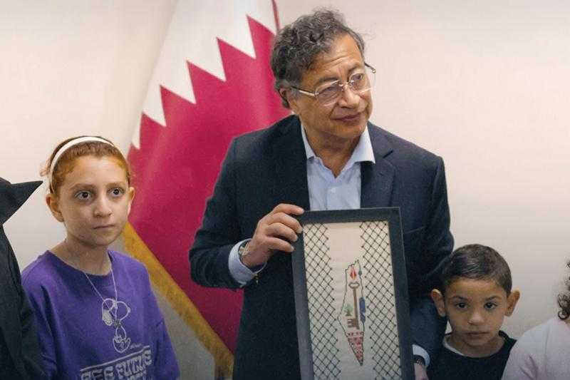 رئيس كولومبيا ينشر صورة مع خريطة ”فلسطين” تثير غضب إسرائيل (فيديو)