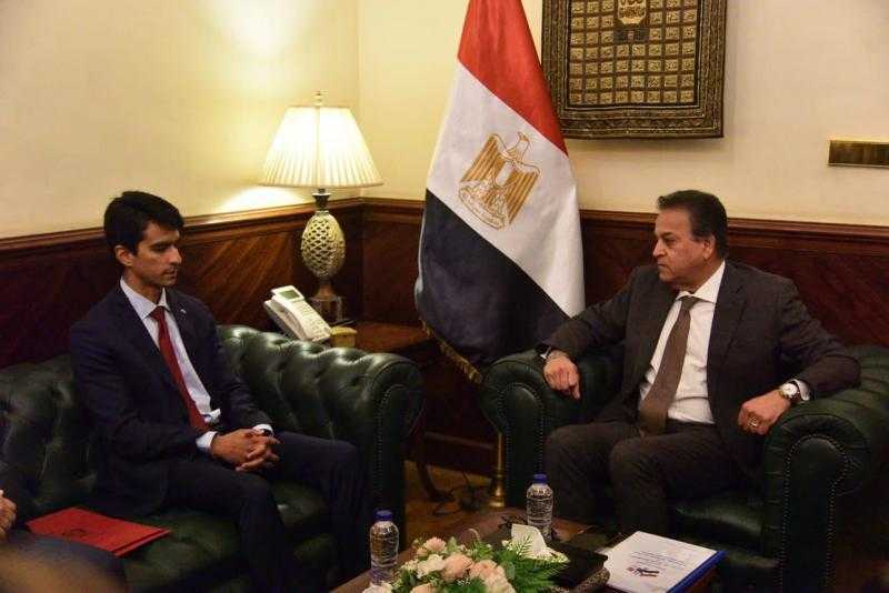 وزير الصحة وسفير بنما يناقشان تعزيز التعاون الصحي وتوسيع الشراكة في صناعة الأدوية والتكنولوجيا الطبية