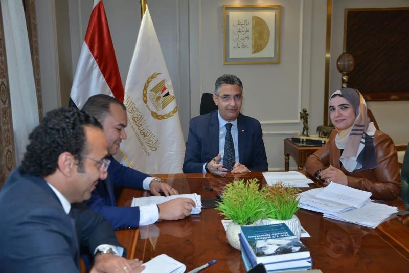 وزير التموين والتجارة الداخلية يلتقي بعدد من السادة أعضاء مجلسي النواب والشيوخ