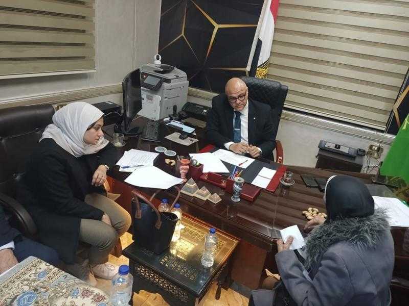 محافظ القليوبية يعقد اللقاء الأسبوعي لحل مشكلات المواطنين بمدينة قليوب