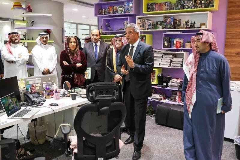رئيس الأعلى للإعلام يجري جولة تفقدية بقناتي العربية والحدث والمجموعة السعودية للأبحاث والإعلام