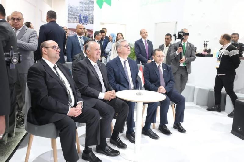 وزير البترول يشهد تخريج عدد من متدربى الدفعة الثانية من برنامج تأهيل القيادات الشابة والمتوسطة