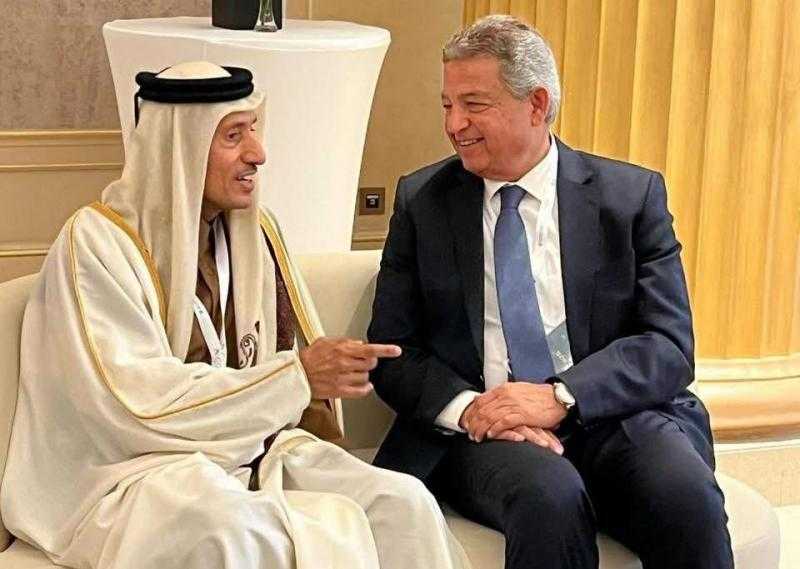 على هامش المنتدى السعودي للإعلام.. رئيس الأعلى للإعلام يلتقي رئيس المؤسسة القطرية للإعلام