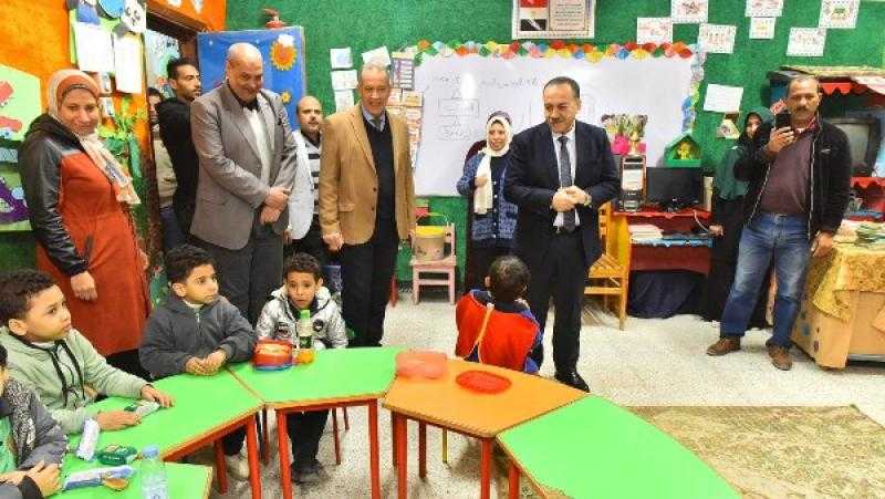 محافظ أسيوط يتفقد مدرسة طارق بن زياد الابتدائية المشتركة