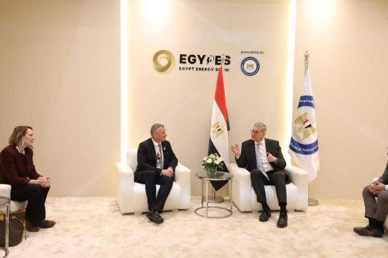 وزير البترول يلتقي بنائب رئيس شركة إكسون موبيل العالمية للاستكشاف