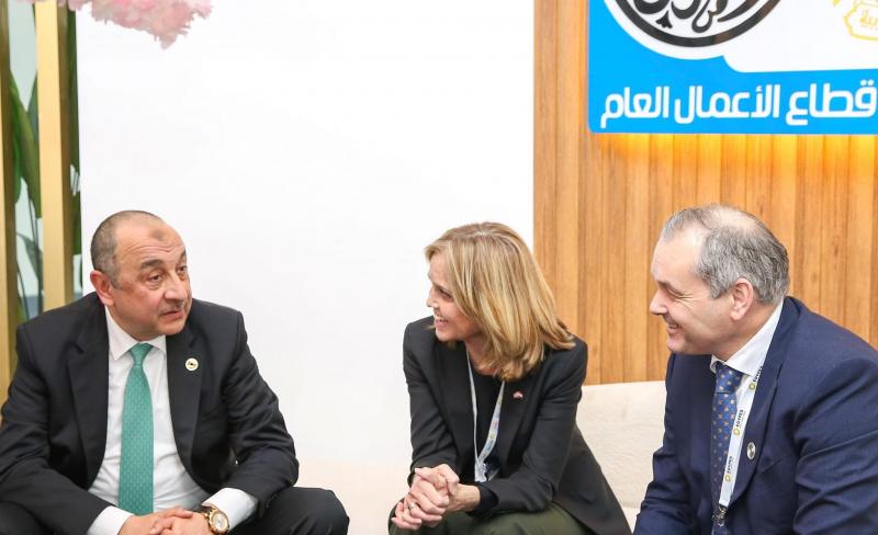 وزير قطاع الأعمال يلتقي رئيس شركة “هوج” النرويجية لبحث سبل التعاون المشترك