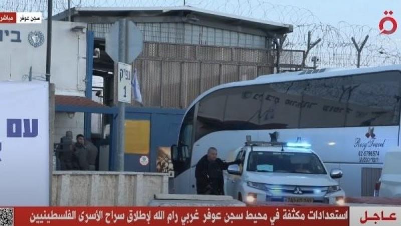 مصلحة السجون الإسرائيلية: استعدادات للإفراج عن أسرى فلسطينيين من سجني عوفر وكتسيعوت