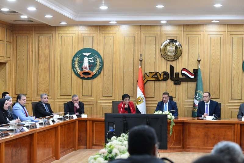 نائب وزير الصحة تشيد بجهود محافظة المنوفية في الملف السكاني