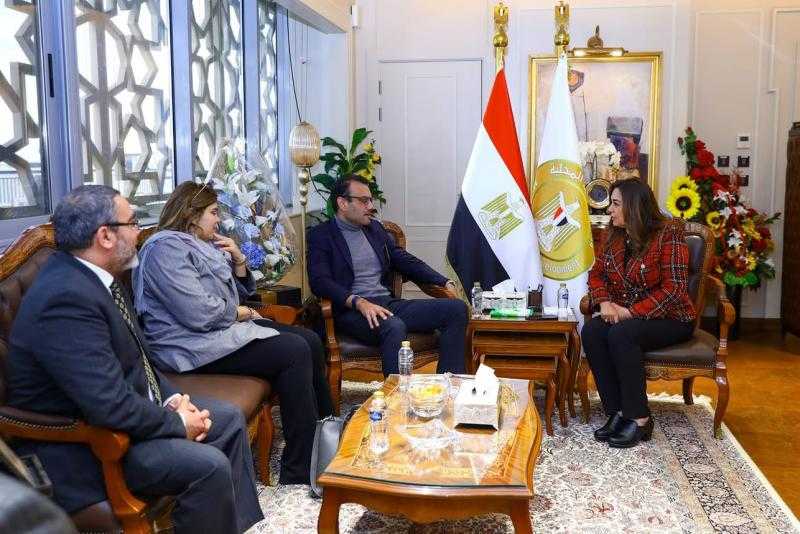 وزيرة التنمية المحلية تبحث تعزيز التعاون مع الرئيس التنفيذي لبنك الطعام المصري