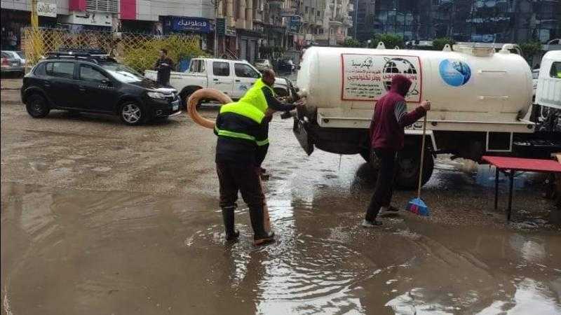 أمطار غزيرة تضرب دمياط وتؤثر على حركة الأسوق والنقل والصيد
