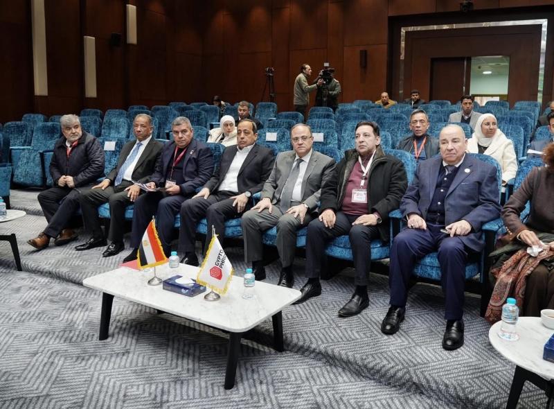 رئيس هيئة الدواء يصطحب أحد عشر سفيراً من دول أمريكا اللاتينية لزيارة مدينة الدواء المصرية