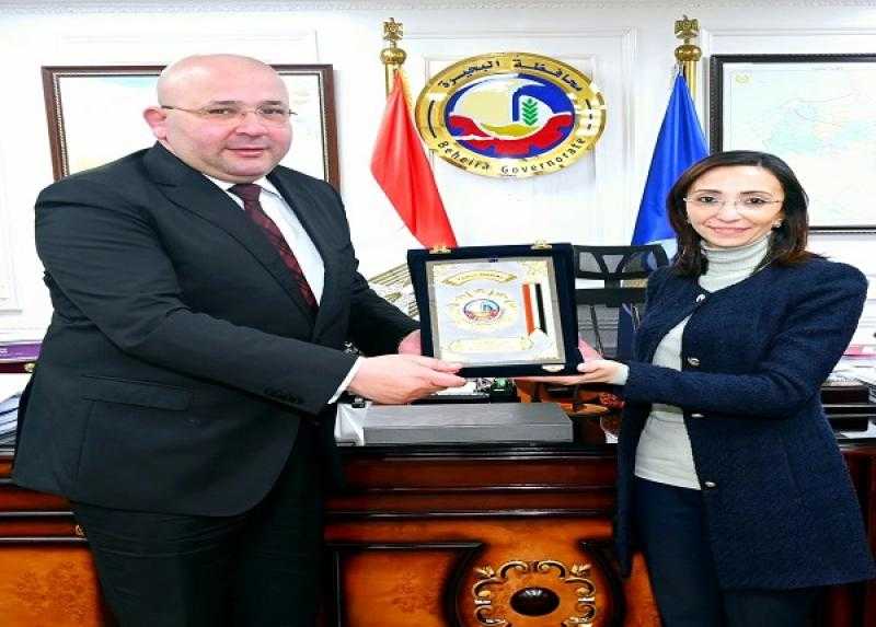 البنك الزراعي المصري يتبرع بقسائم وبونات مواد غذائية لدعم الأسر الأولى بالرعاية في البحيرة