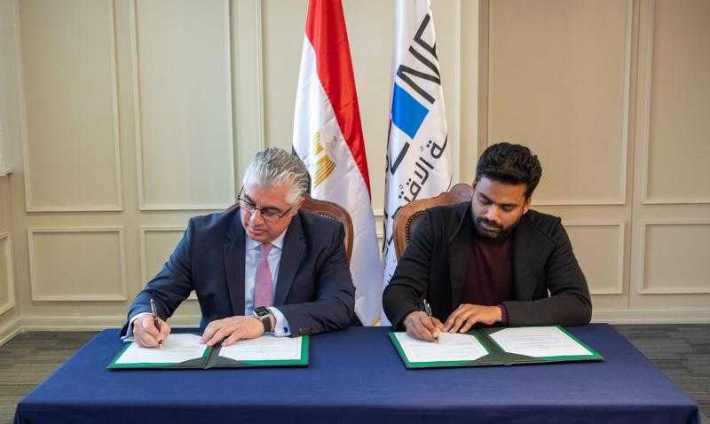 رئيس اقتصادية قناة السويس يوقع اتفاقية مع ”فولكوف” الهندية لإنشاء مصنع باستثمارات 5 مليون دولار