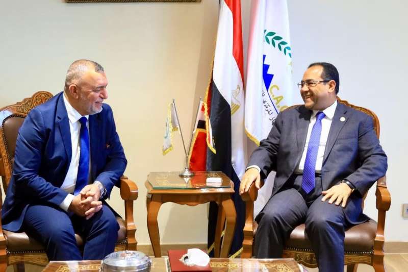 خط أحمر