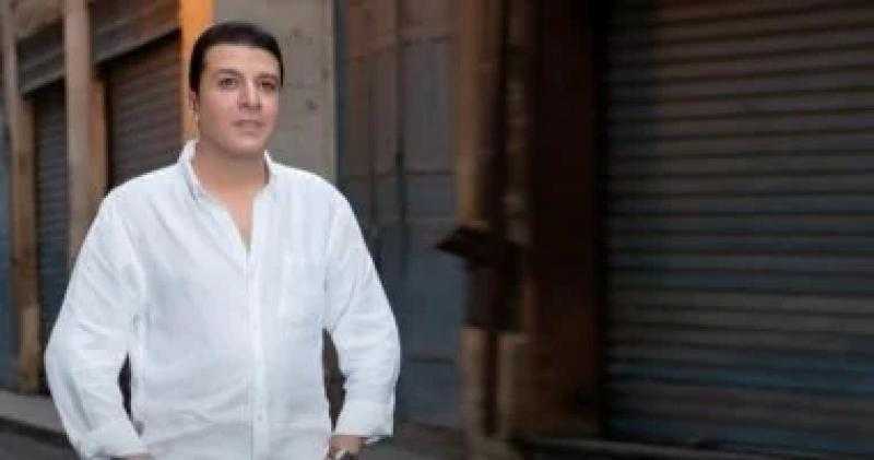 مصطفى كامل يطمئن جمهور عمرو مصطفى: بصحة جيدة ويمارس عمله بشكل طبيعى