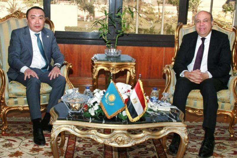 خط أحمر