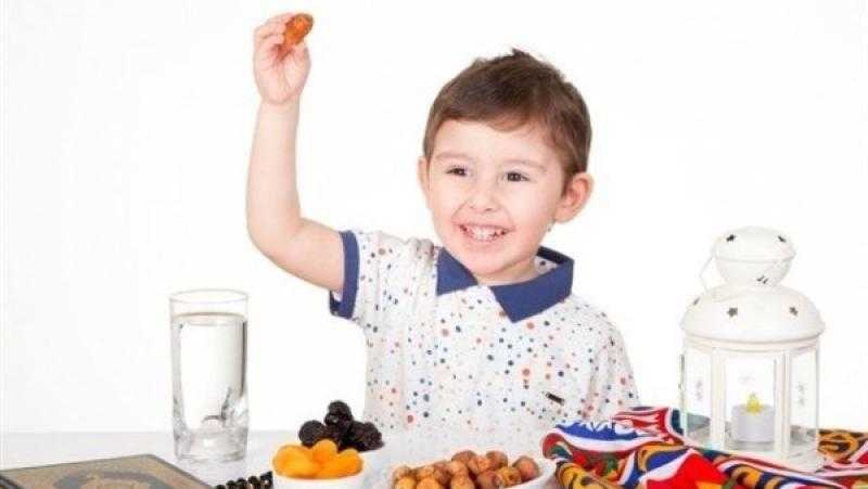 استشاري طب الأطفال: مراعاة صحة الطفل أساسية قبل بدء صيام رمضان