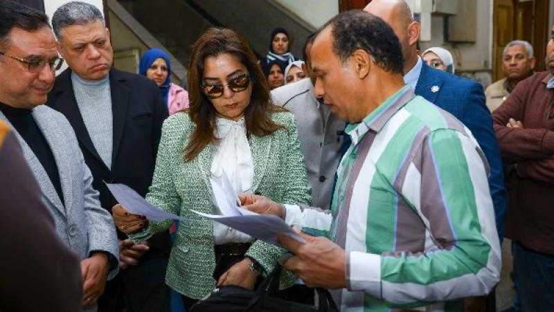 وزيرة التنمية المحلية توجه مديرية العمل بالقليوبية بتوفير وظائف للمواطنين.. صور